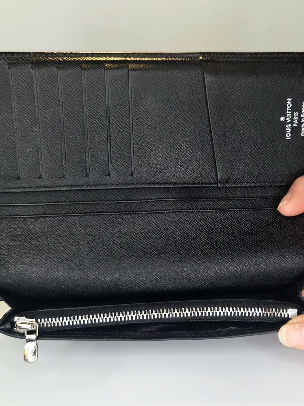 Louis Vuitton Brazza Taiga Leather Long Wallet, Black & Silver 🔥 - Picture 3 of 9